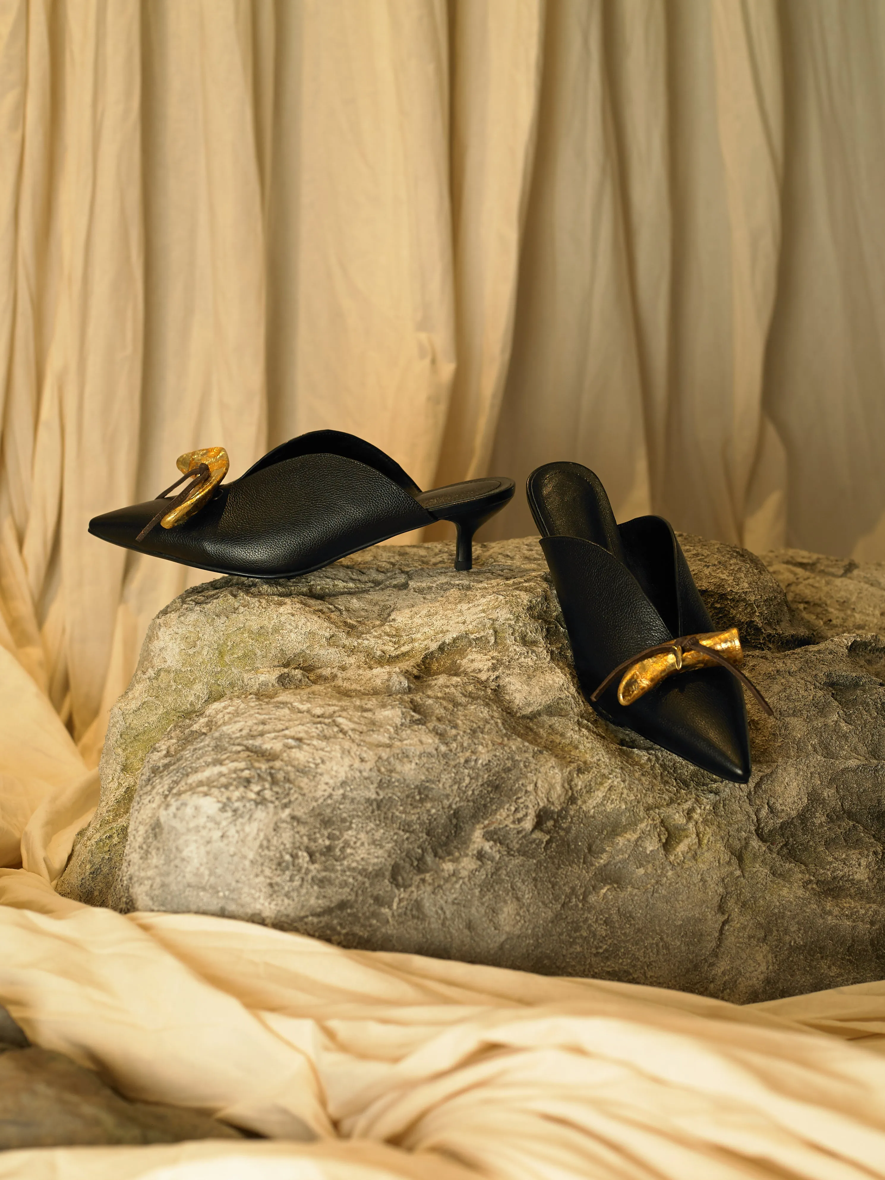 Artisanal Beauvoir Low heeled Mules - Black/Tarnish Sun