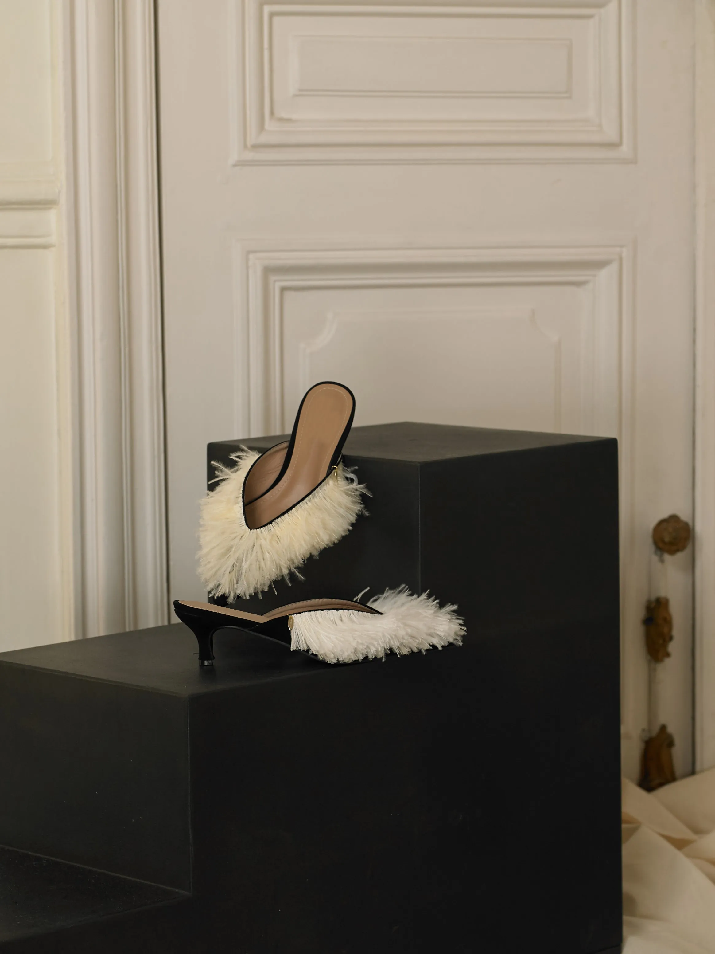 Artisanal Folie Mules - White / Black
