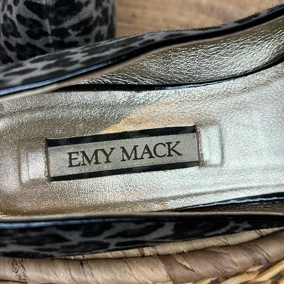 Emy Mack Leopard Flats 8.5 Gray Black Leather