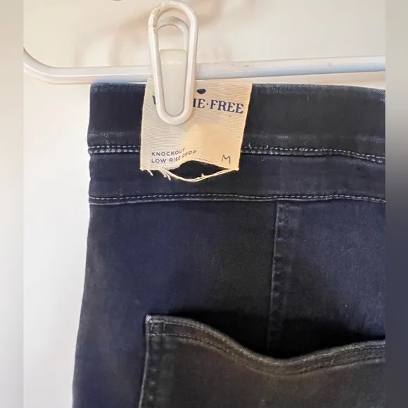 Free People, We the Free Knockout low rise/Mid Rise Crop jeans size Medium NWOT