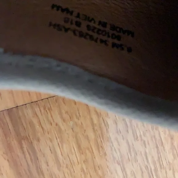 Frye Flats size 6.5 Gray