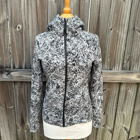 Lululemon Scuba Hoodie,Light Cotton FleecePaint Splash Silver Drop, size 4
