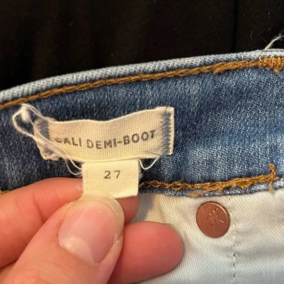 Madewell Cali Demi-Boot Jeans in Bess Wash: Button-Front Edition Size 27