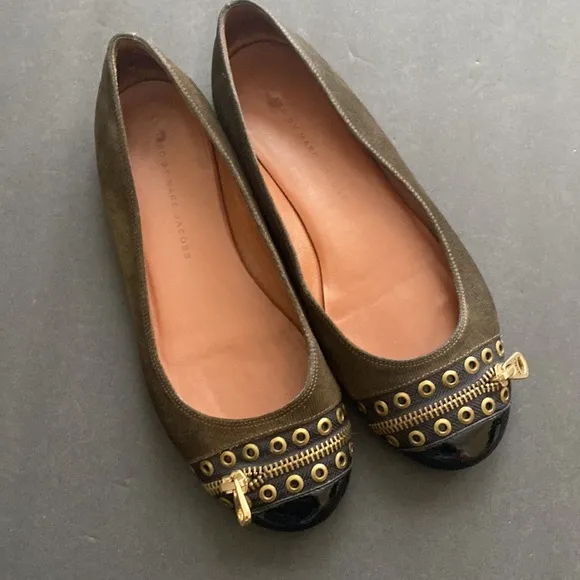 Marc Jacobs Olive Suede Corduroy Ballet Flats Slip On Zipper Detail Size 37 $289
