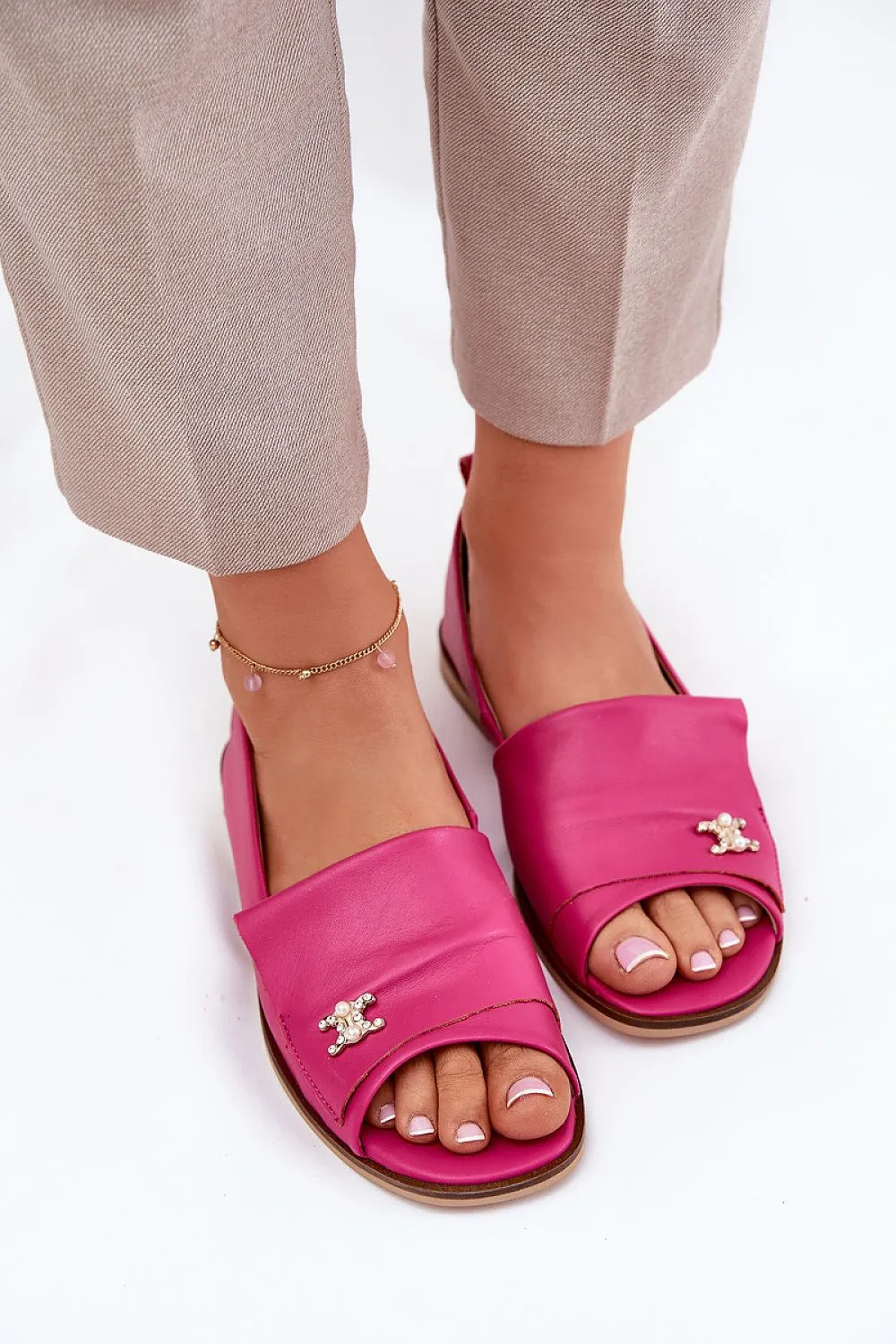Natural leather ballet flats