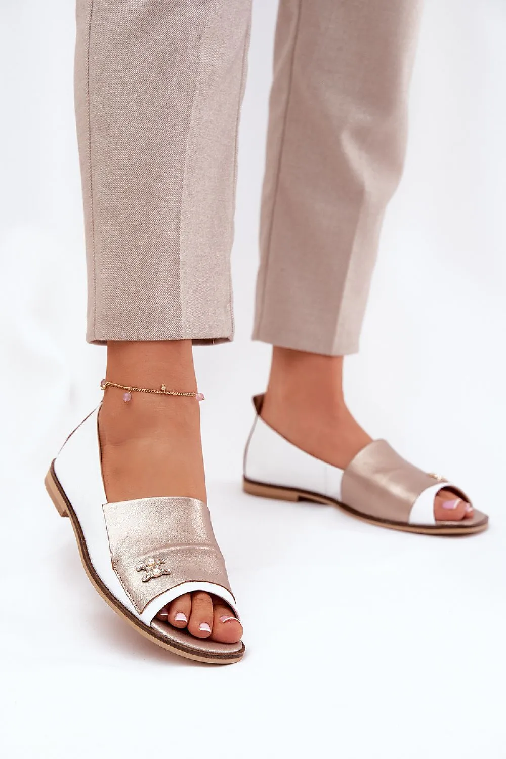 Natural leather ballet flats
