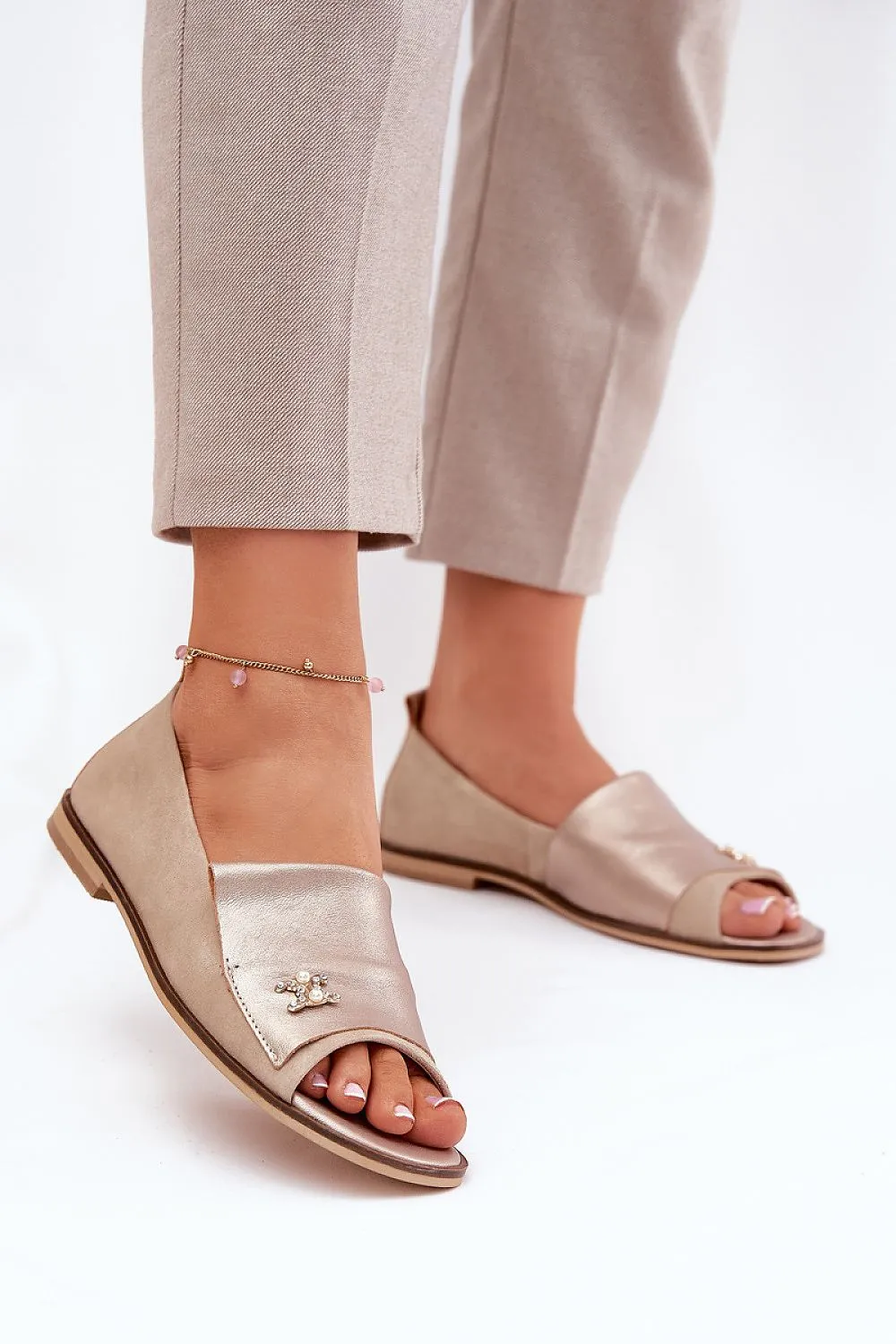 Natural leather ballet flats