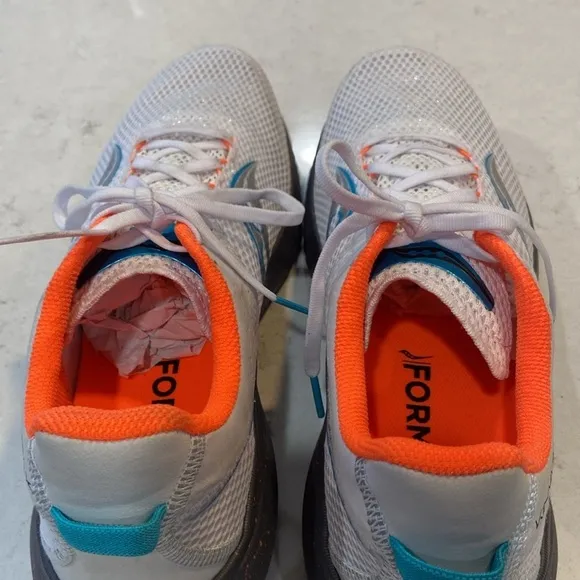 NEW Saucony Men's Kinvara 14 Sneaker Size 11 1/2 MSRP $120.00