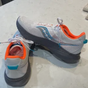 NEW Saucony Men's Kinvara 14 Sneaker Size 11 1/2 MSRP $120.00