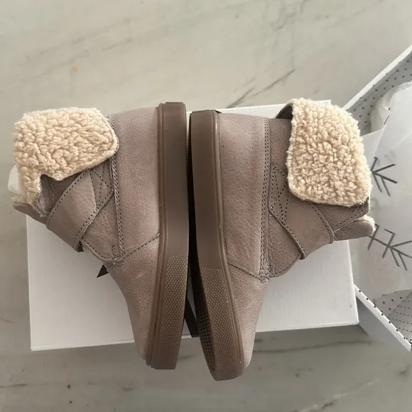 NIB Freshly Picked Salt Flats Sherpa Boot Size 9