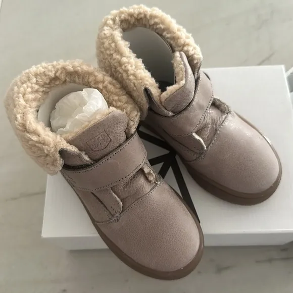 NIB Freshly Picked Salt Flats Sherpa Boot Size 9