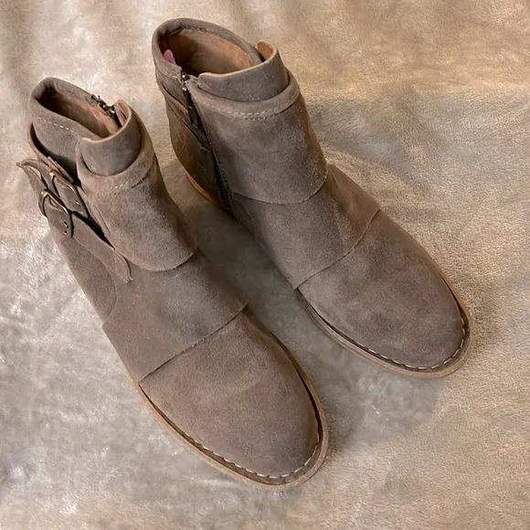 NWOB $170 Born Moraga Bootie - Ginger