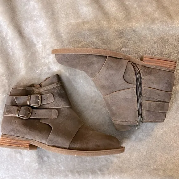 NWOB $170 Born Moraga Bootie - Ginger
