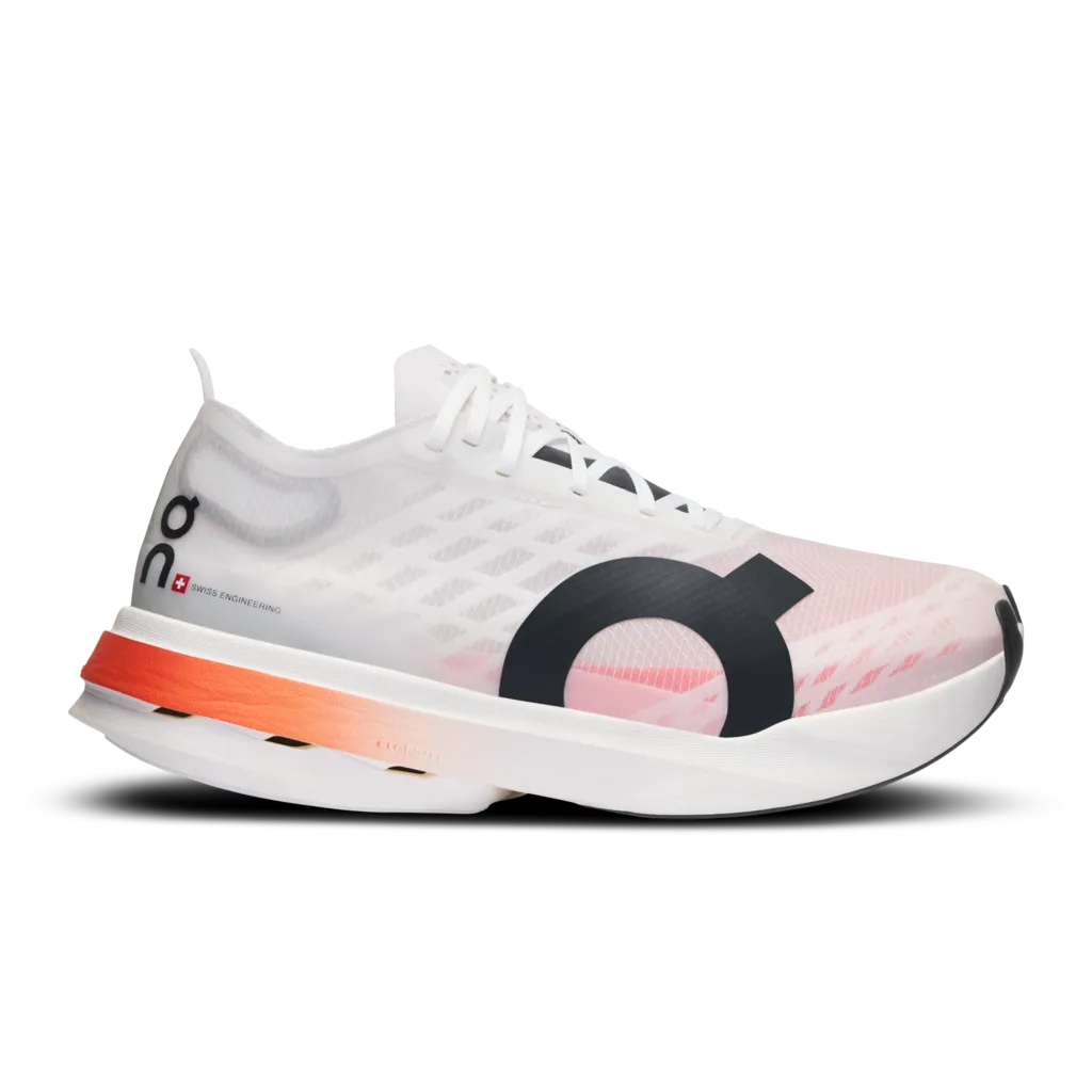 On Cloudboom Strike (Women) - White/Black