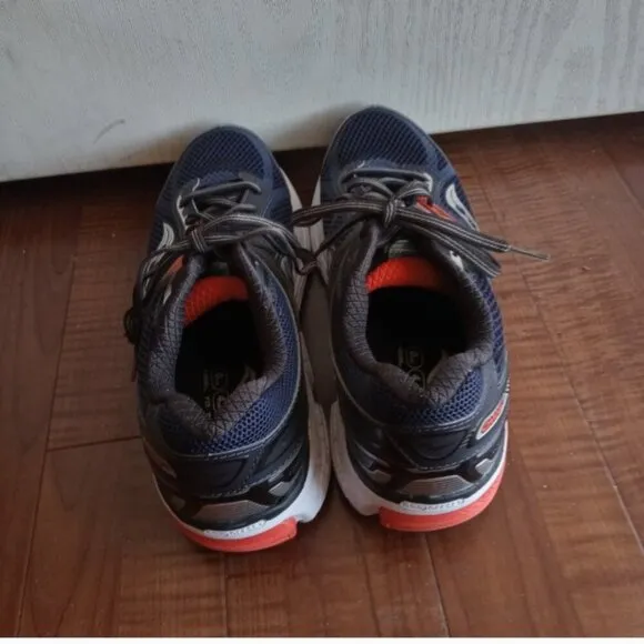 Saucony OMNI 14 Men's Running Shoes Size 9