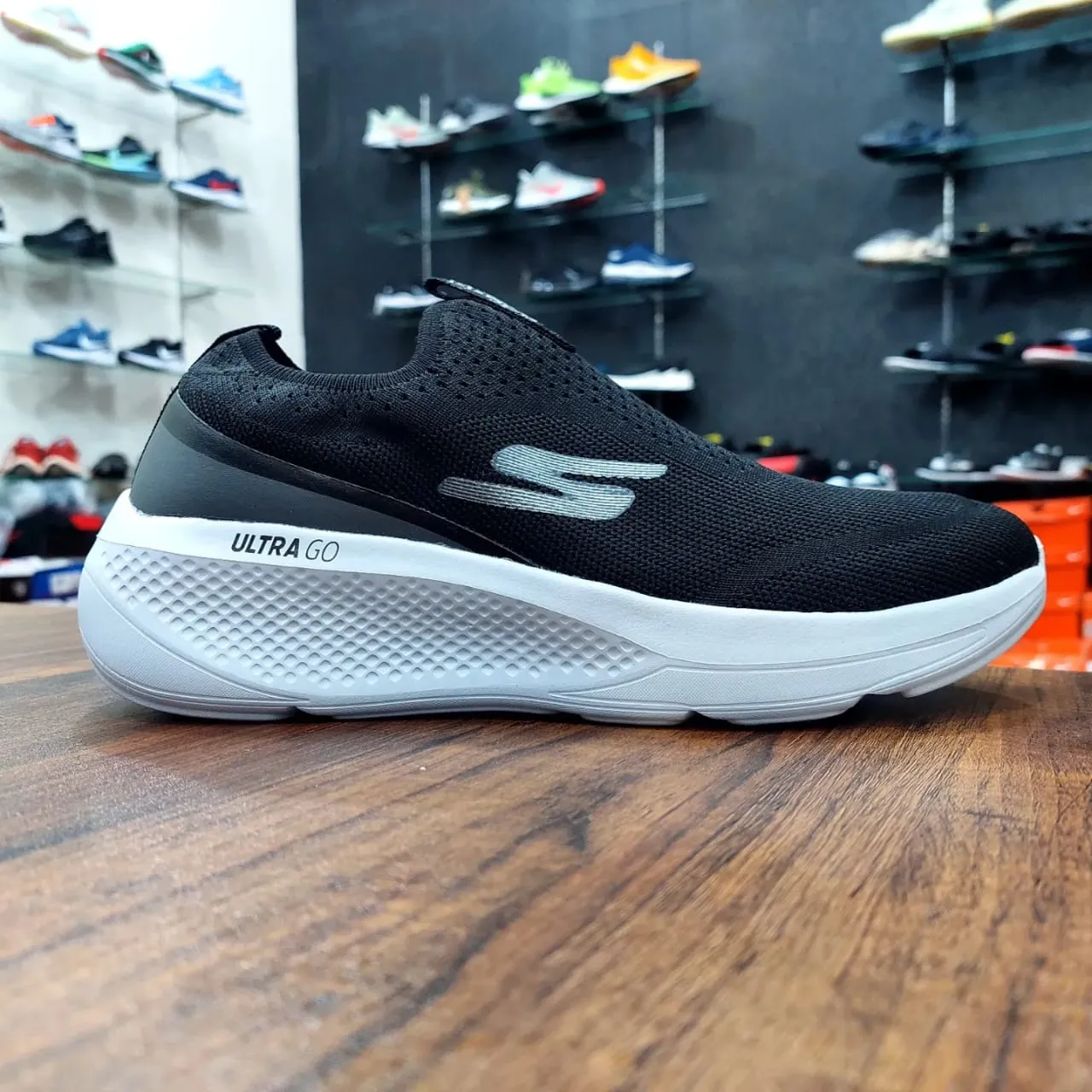 Sketcher Go Run Upraise "Black White"