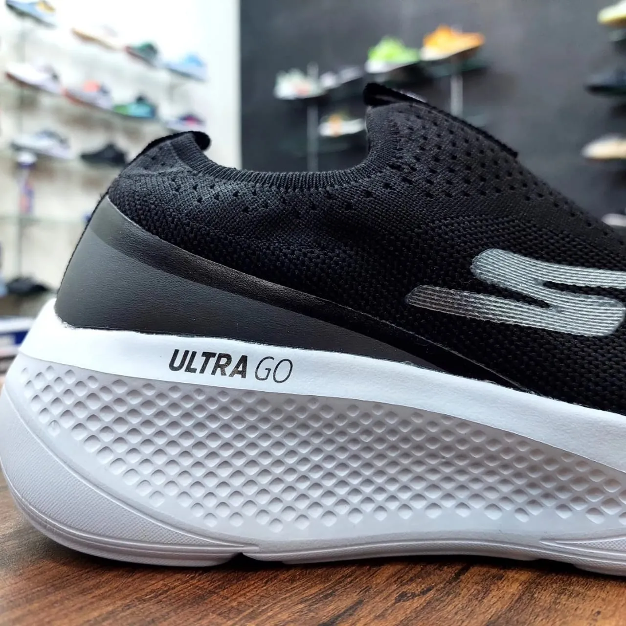 Sketcher Go Run Upraise "Black White"