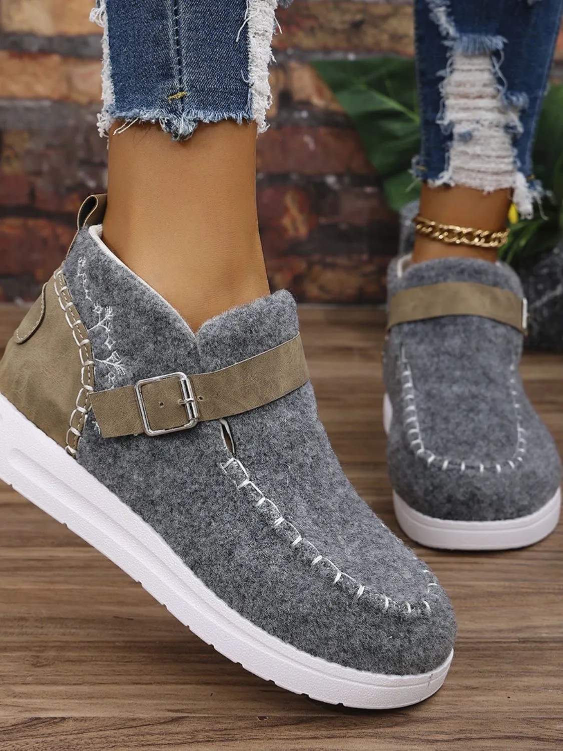 Stylish Round Toe Buckle Shoes with Contrast Detail