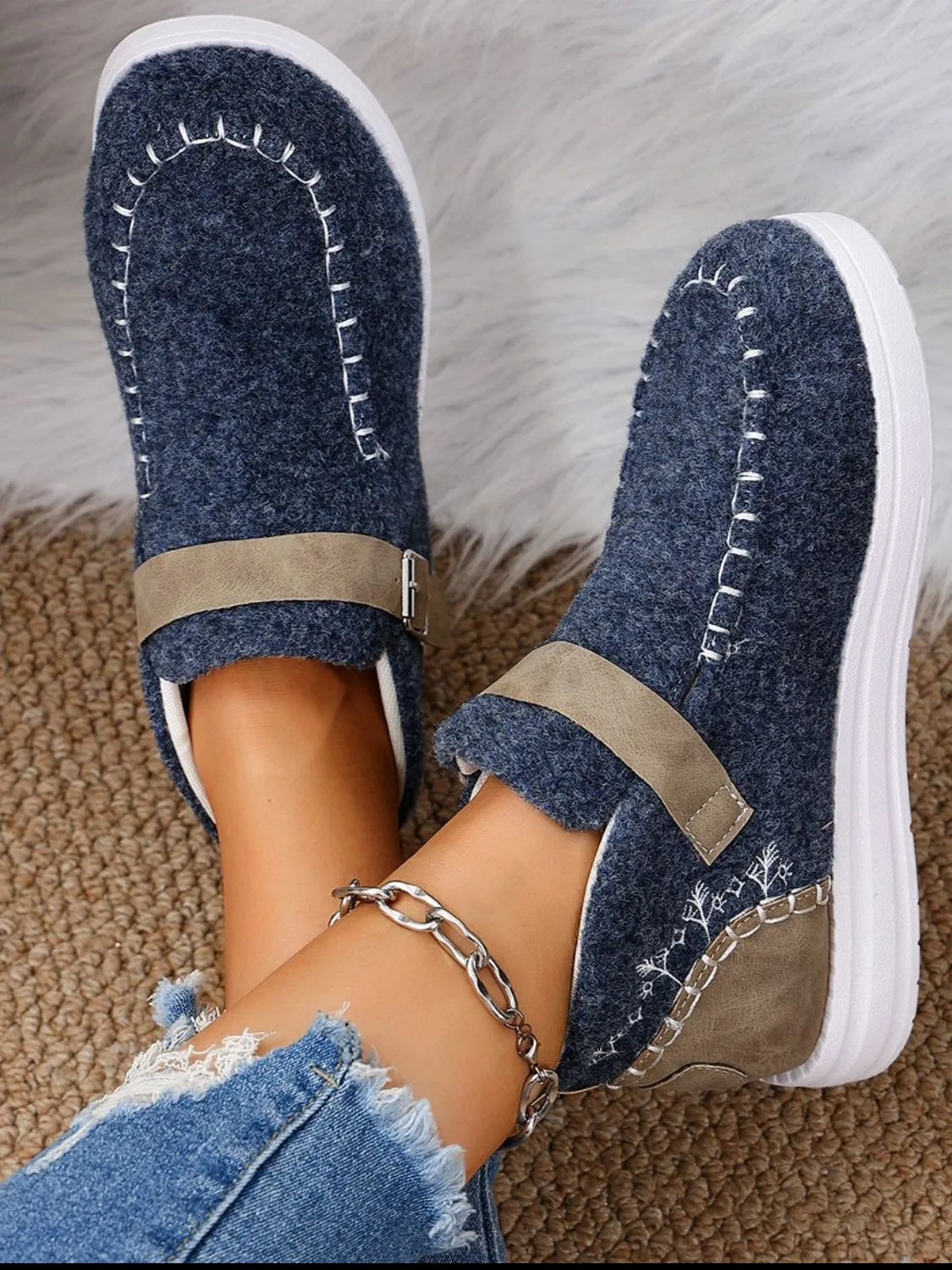 Stylish Round Toe Buckle Shoes with Contrast Detail
