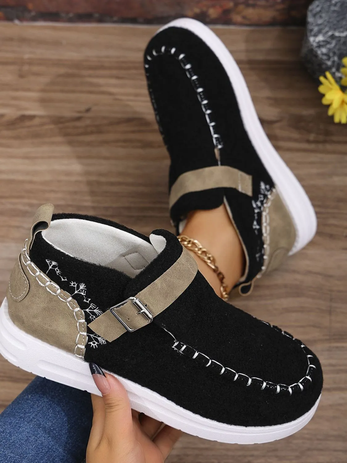 Stylish Round Toe Buckle Shoes with Contrast Detail
