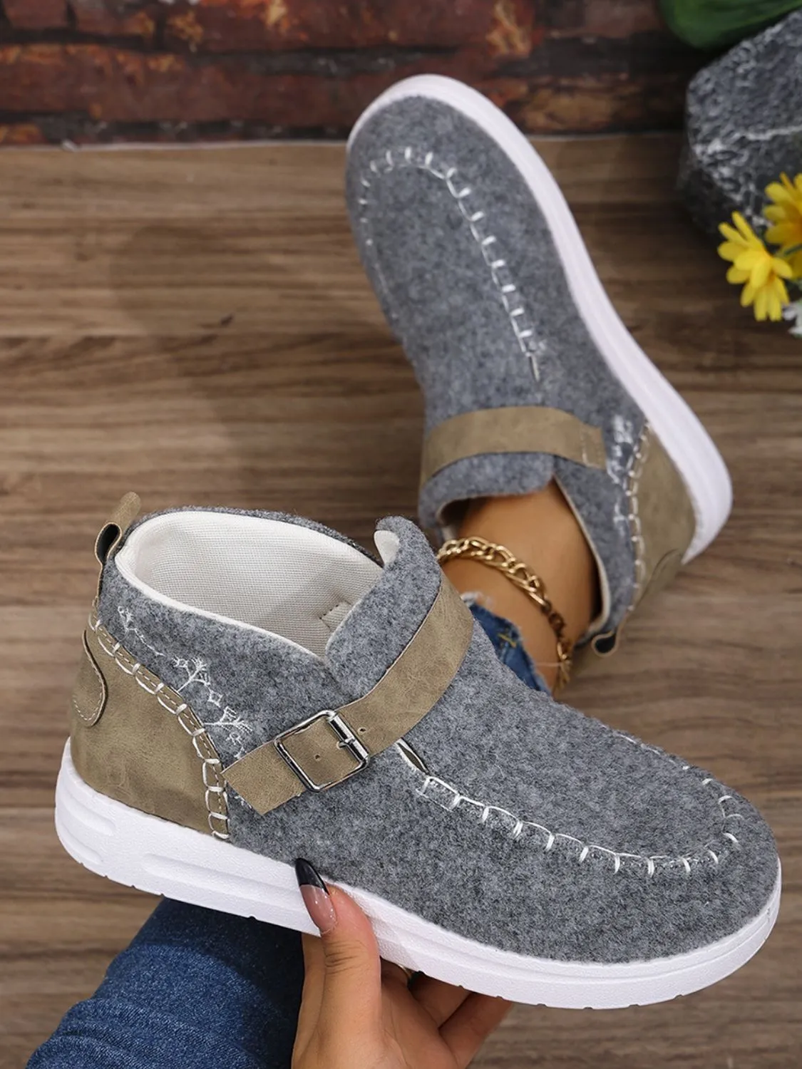 Stylish Round Toe Buckle Shoes with Contrast Detail