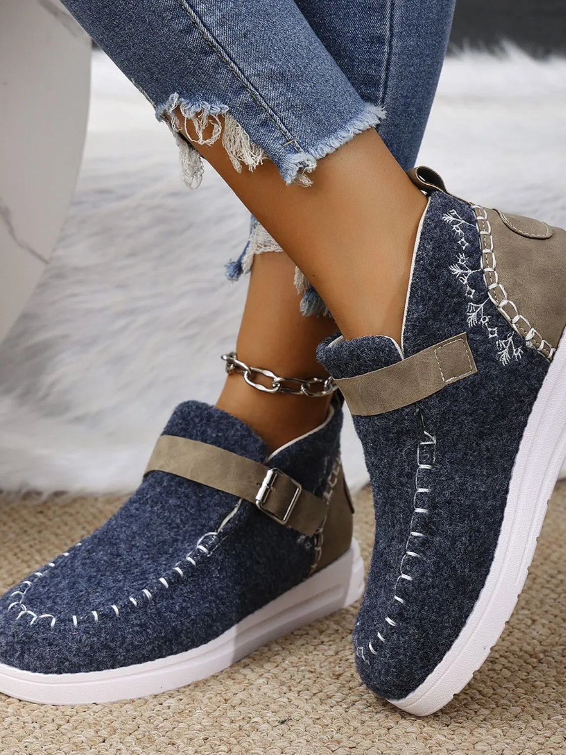 Stylish Round Toe Buckle Shoes with Contrast Detail