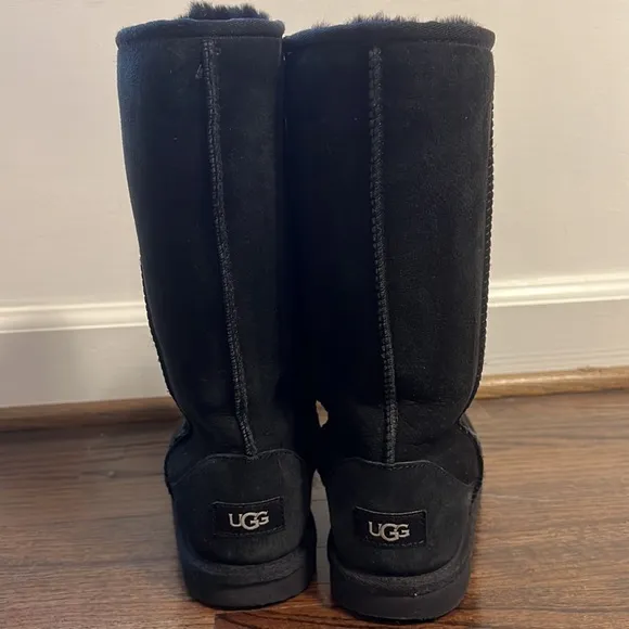 UGG Classic II Tall Boot for kids, size: 5