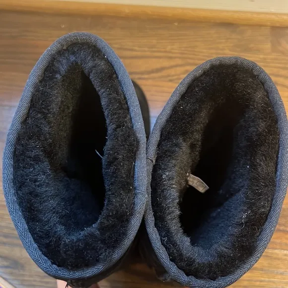 UGG Classic II Tall Boot for kids, size: 5