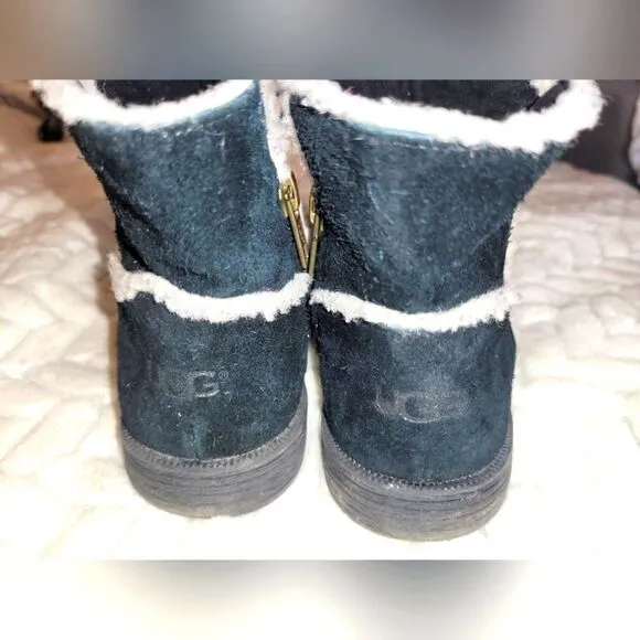 Ugg Toddlers Classic II Boot sz11, black &amp; white.