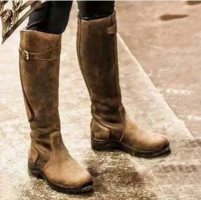 Waterproof women's outdoor boots, robust and breathable