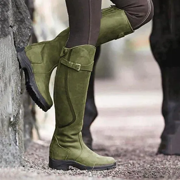 Waterproof women's outdoor boots, robust and breathable