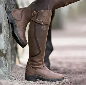 Waterproof women's outdoor boots, robust and breathable